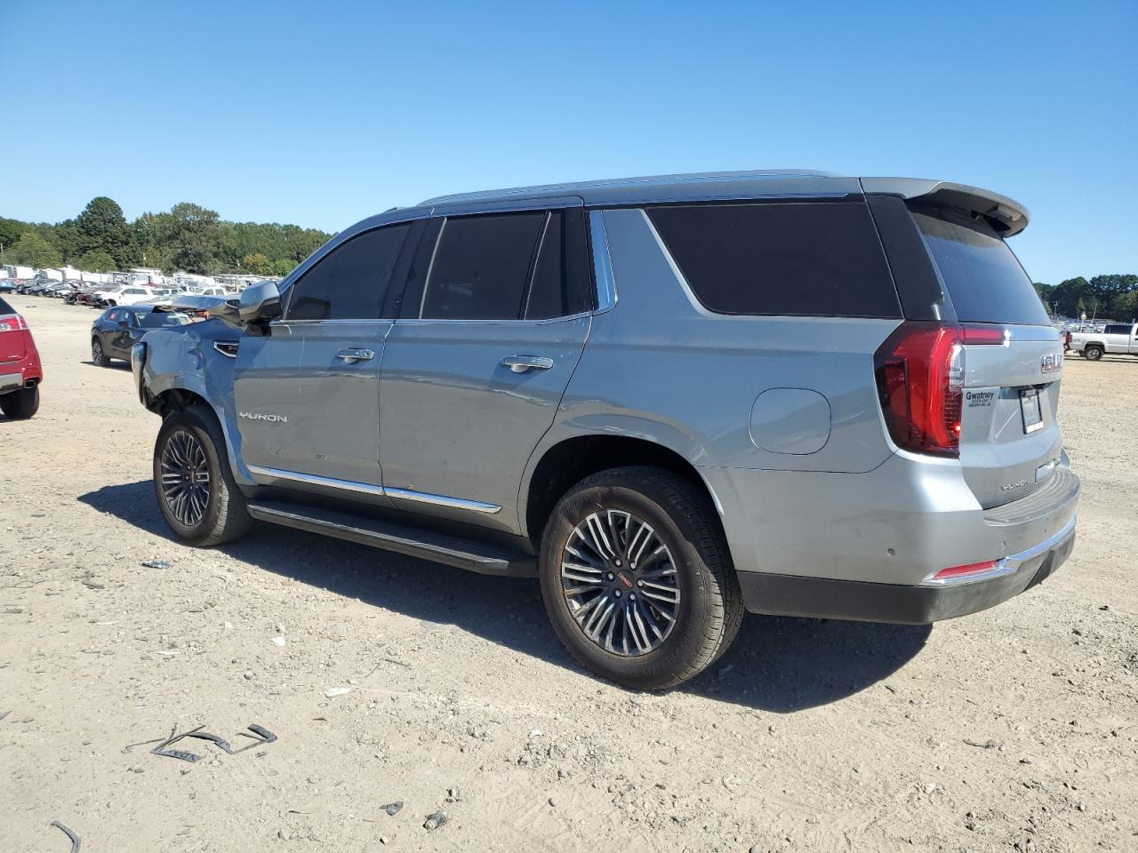 GMC Yukon Elevation Image 2