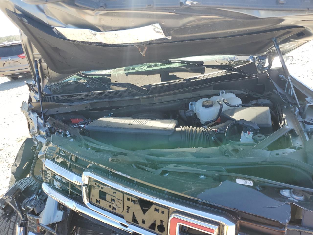 GMC Yukon Elevation Image 8