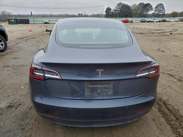 Tesla Model 3 Image 3