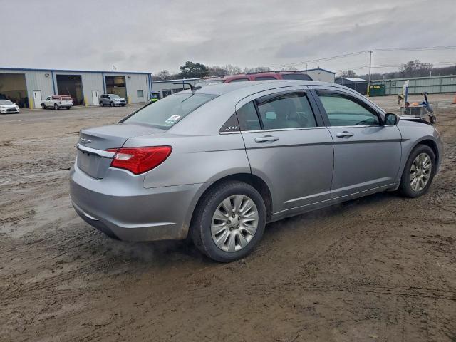 Chrysler 200 Lx Image 8