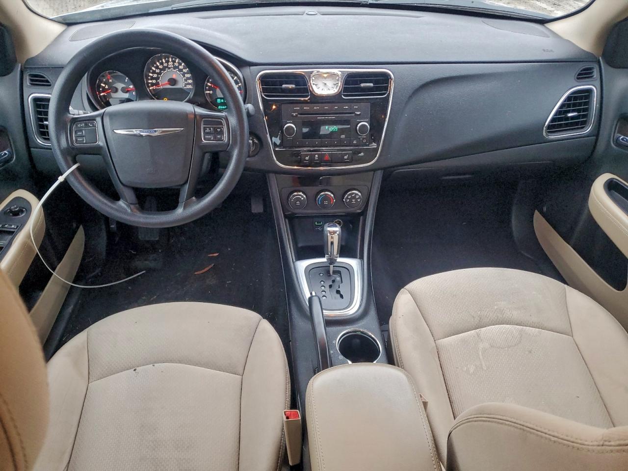 Chrysler 200 Lx Image 6