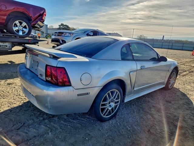 Ford Mustang Image 2