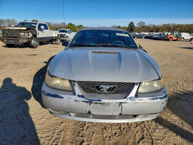 Ford Mustang Image 12