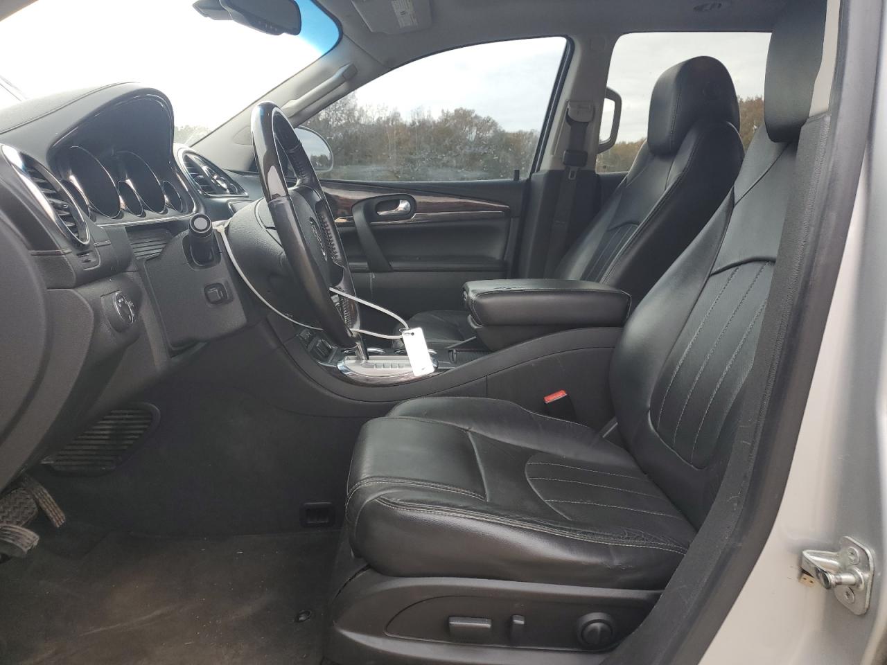 Buick Enclave Image 2