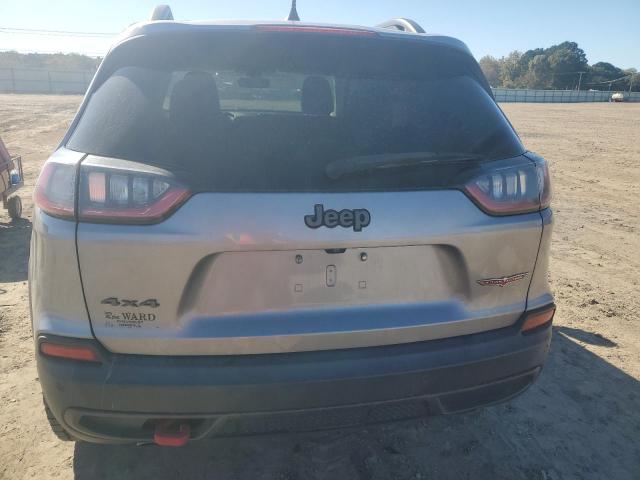 Jeep Cherokee Trailhawk Image 2