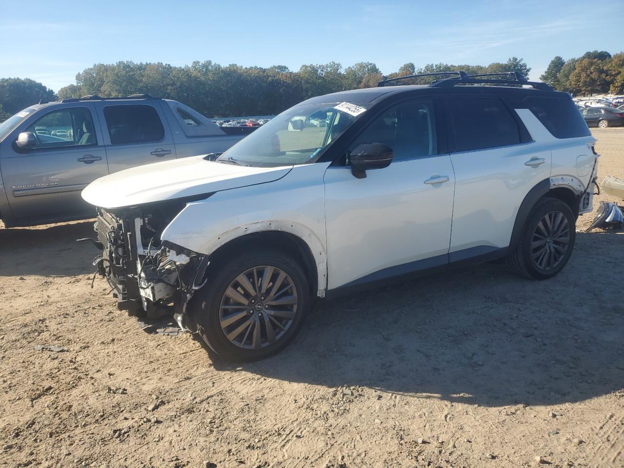 Nissan Pathfinder Sl Image 1