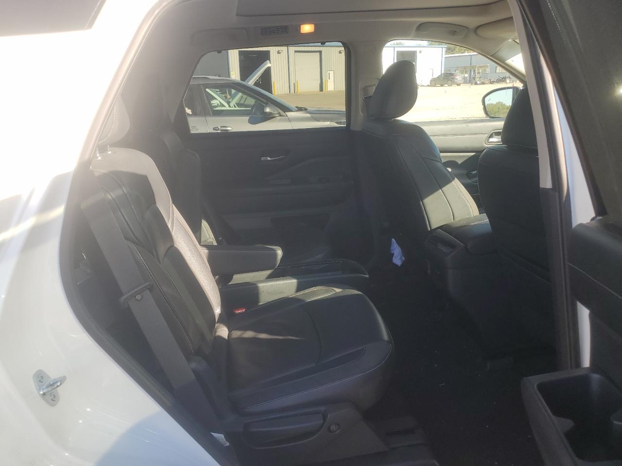 Nissan Pathfinder Sl Image 10