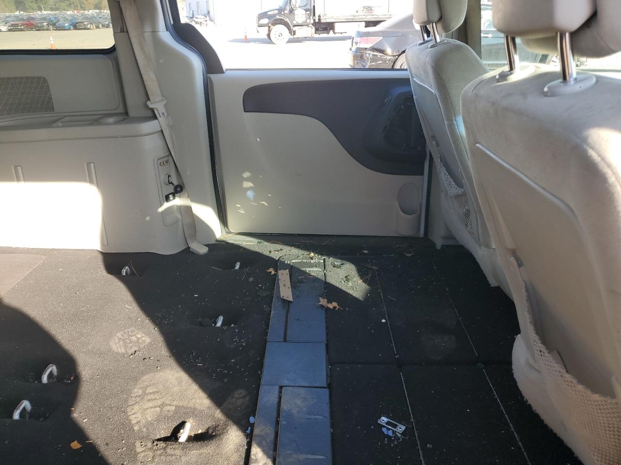 Dodge Caravan Sxt Image 13