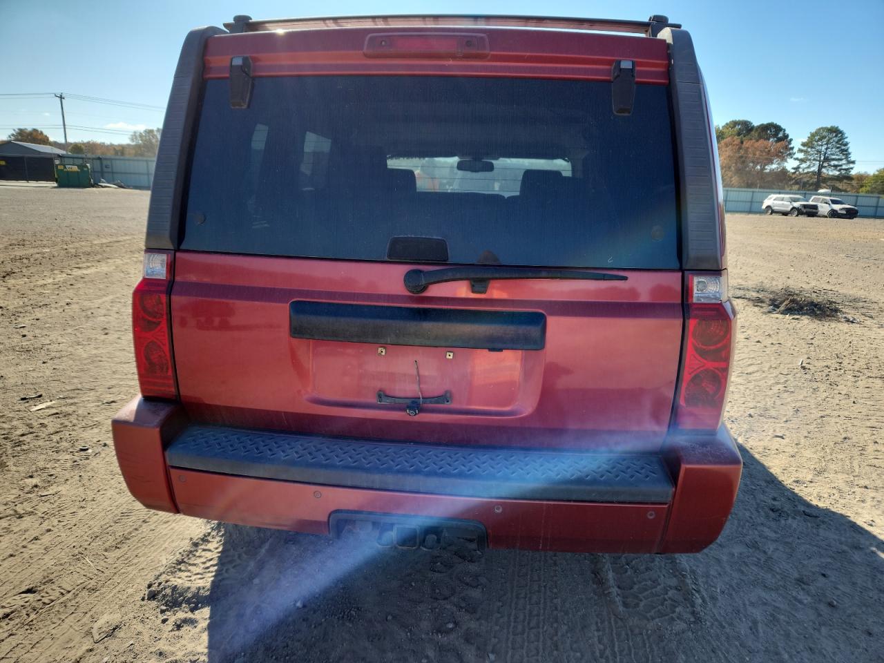 Jeep Commander Image 4