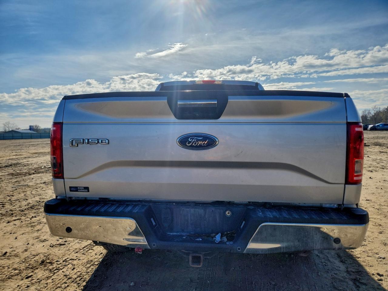 Ford F-150 Super Cab Image 8