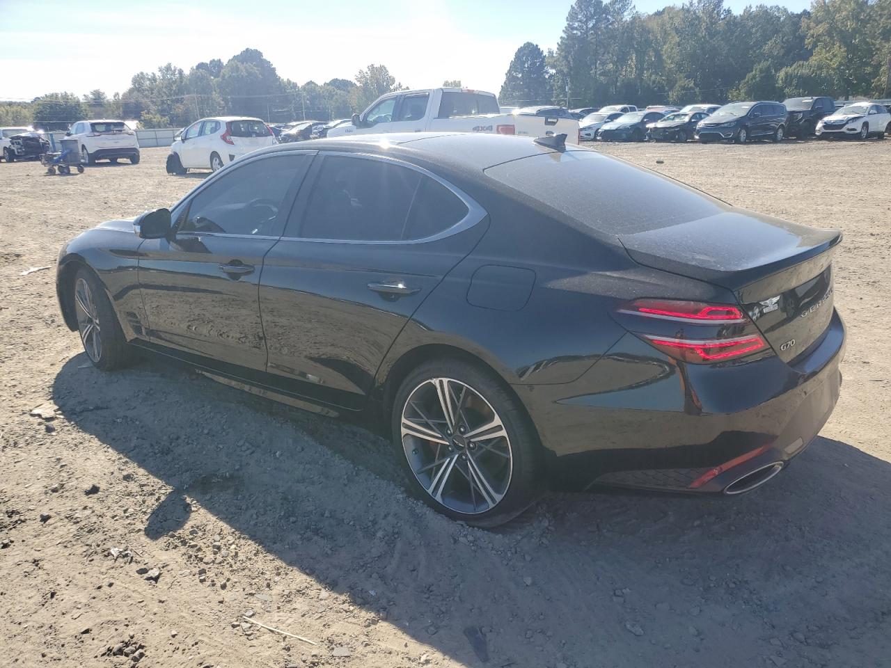 Genesis G70 Base Base Image 10