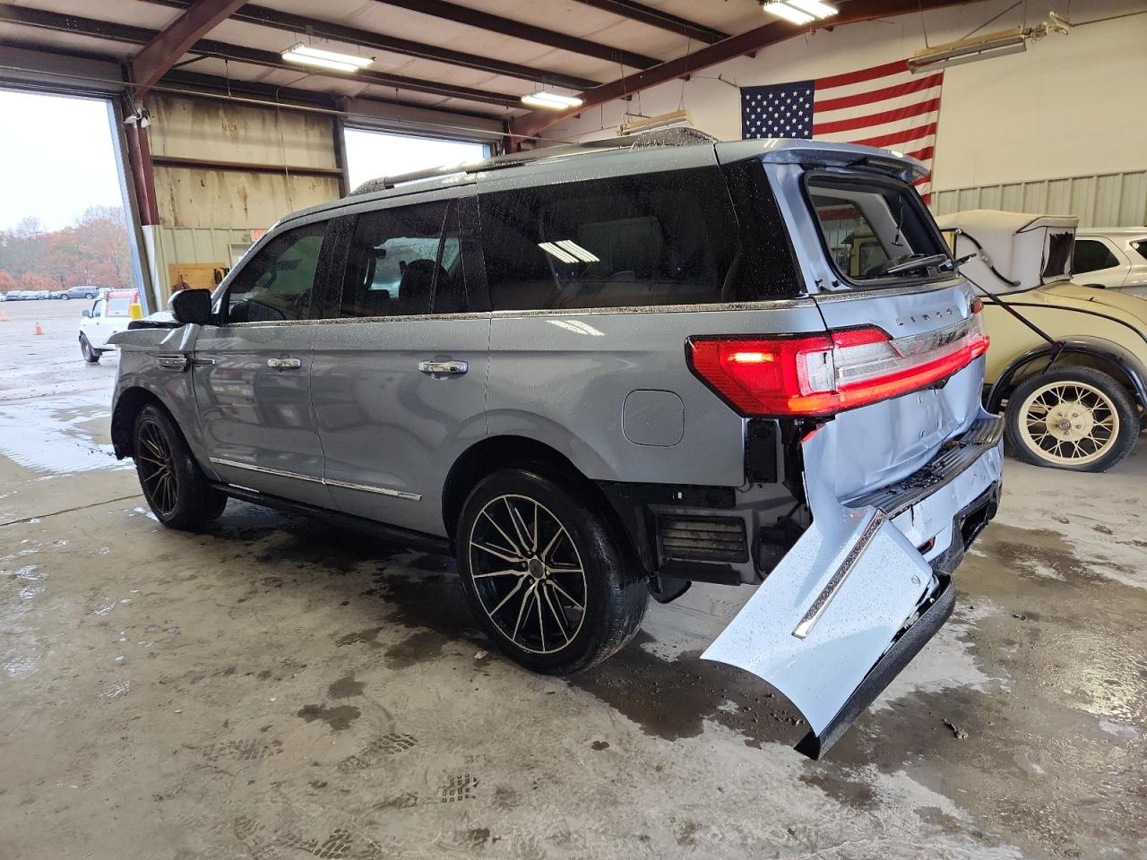 Lincoln Navigator Black Label Image 9