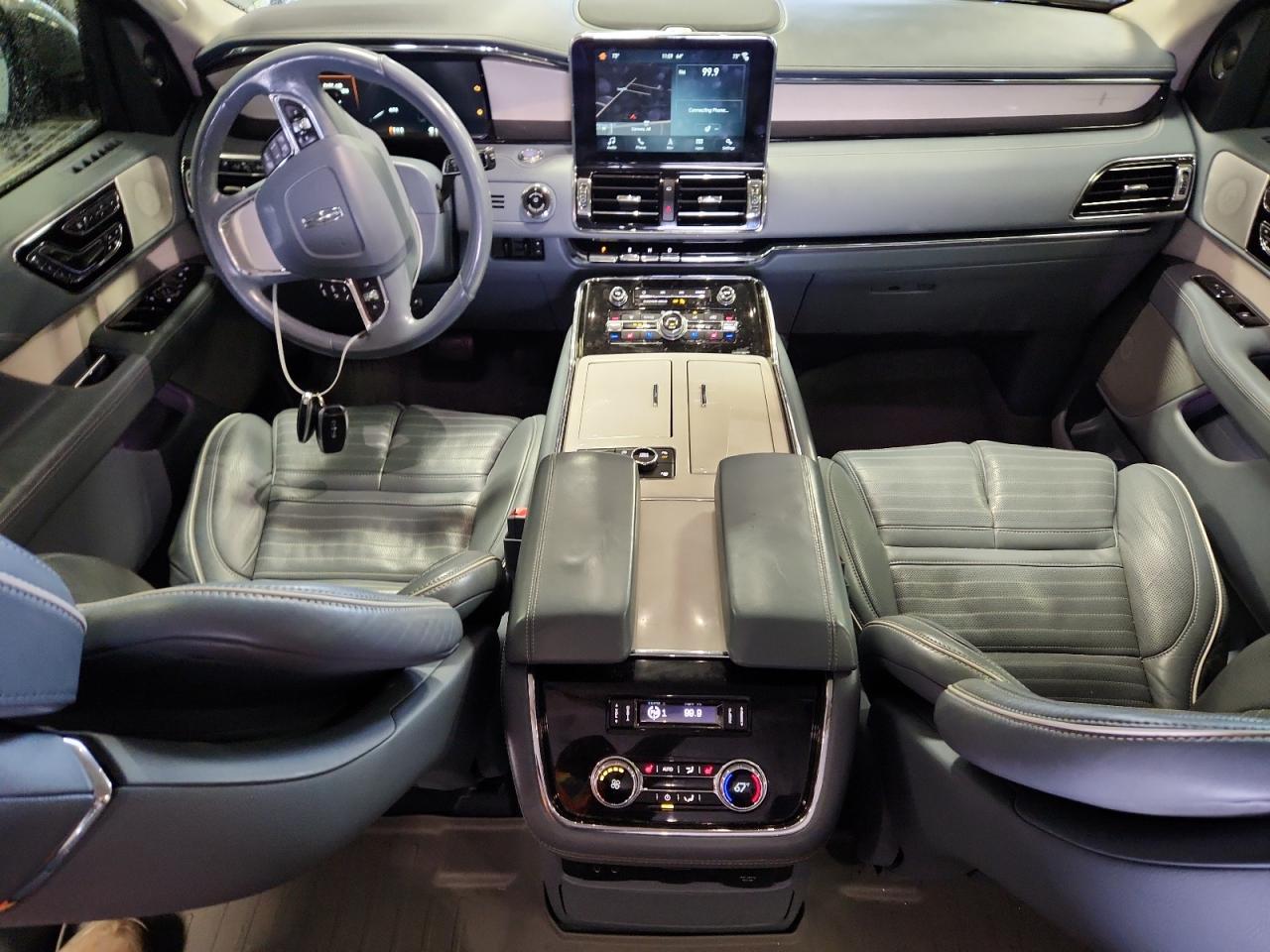 Lincoln Navigator Black Label Image 2