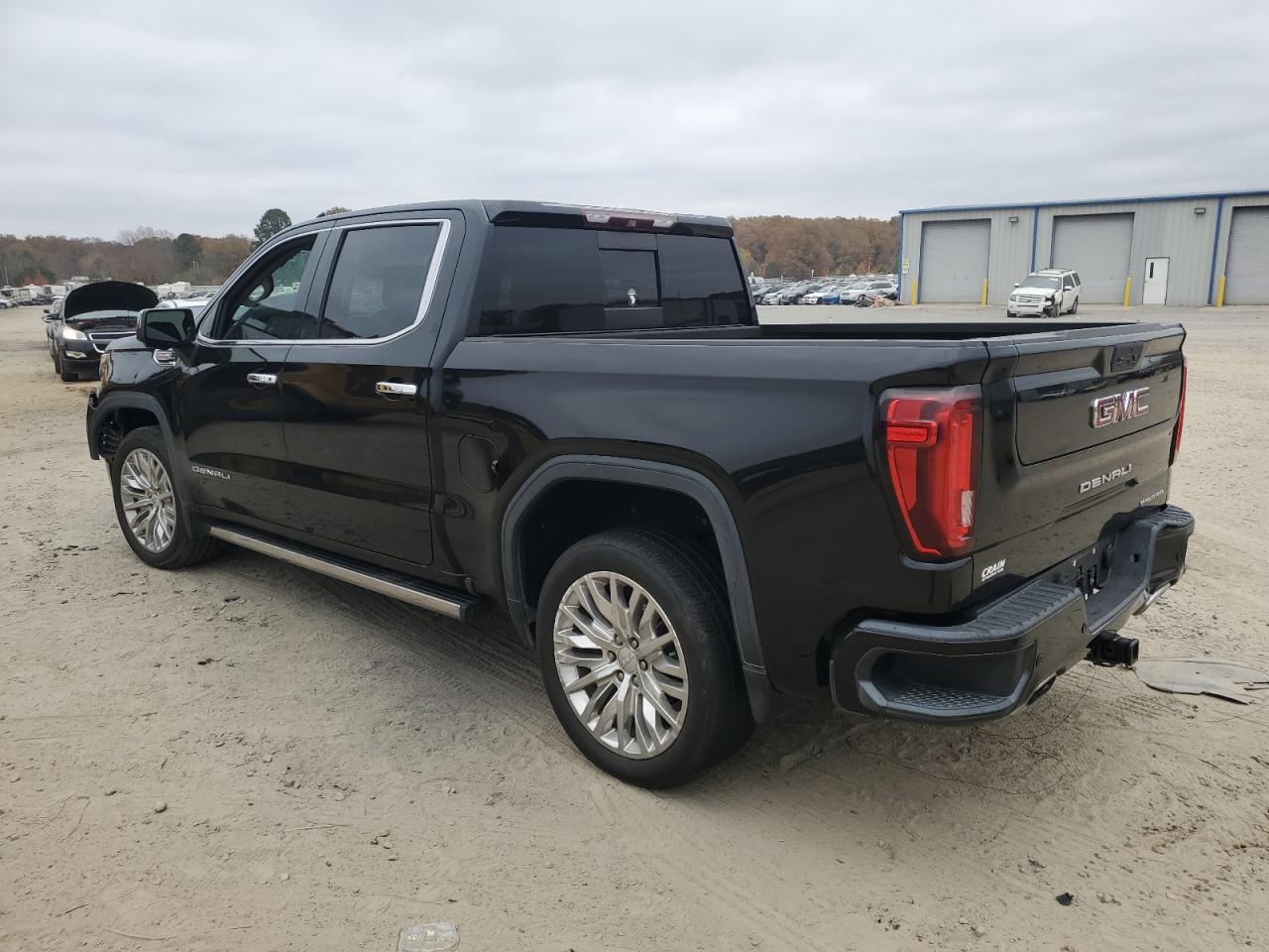 GMC Sierra K1500 Denali Image 11
