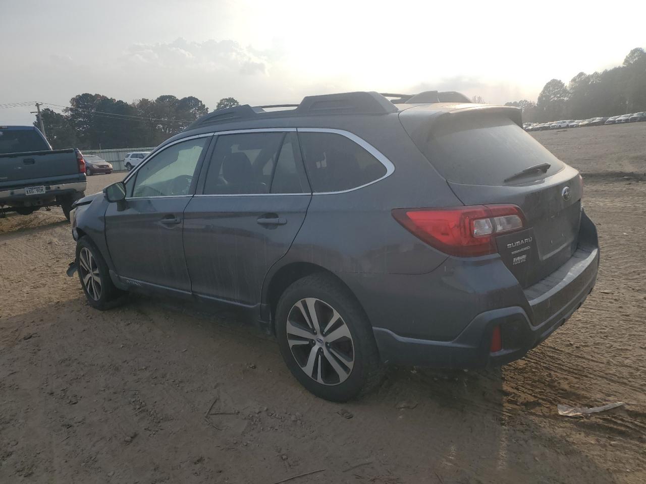 Subaru Outback 2.5i Limited Image 8