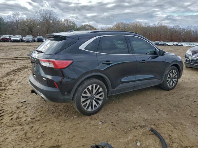 Ford Escape Titanium Image 2