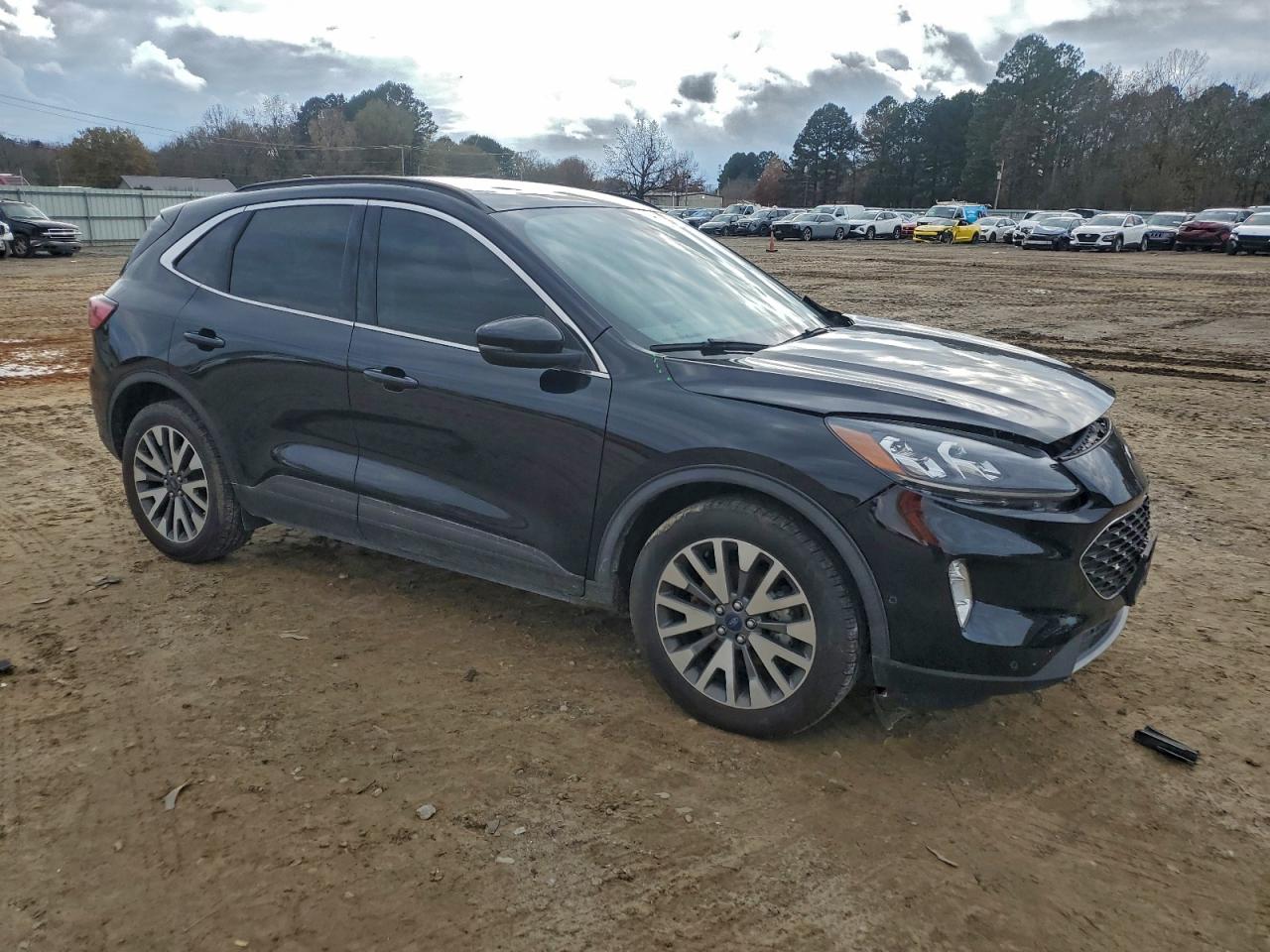 Ford Escape Titanium Image 11