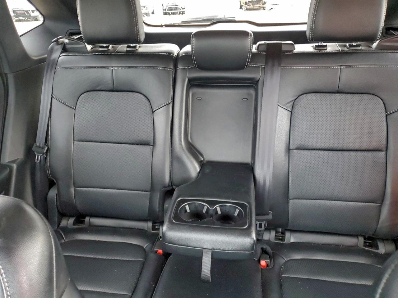 Ford Escape Titanium Image 10