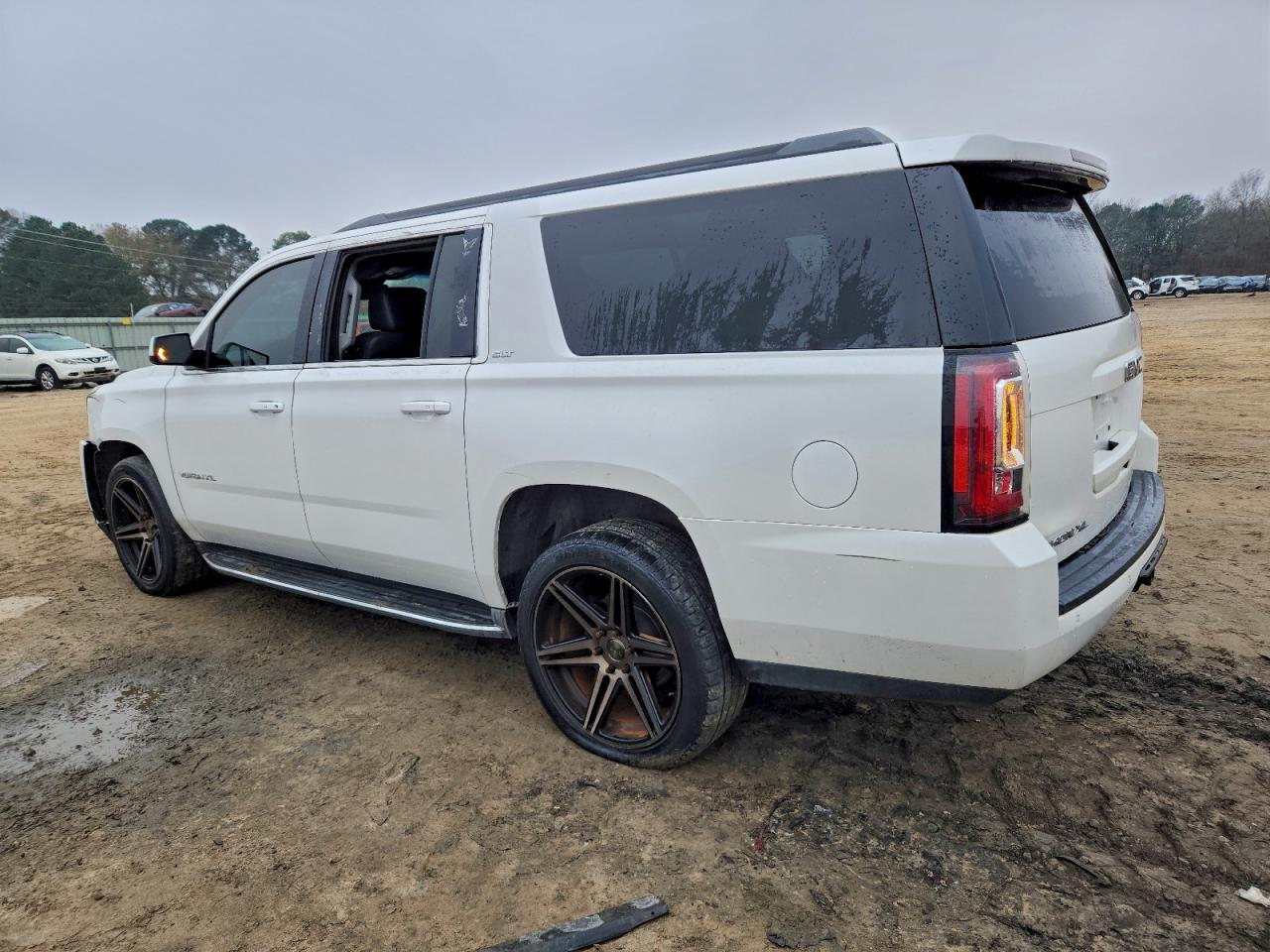 GMC Yukon K1500 Slt Image 6