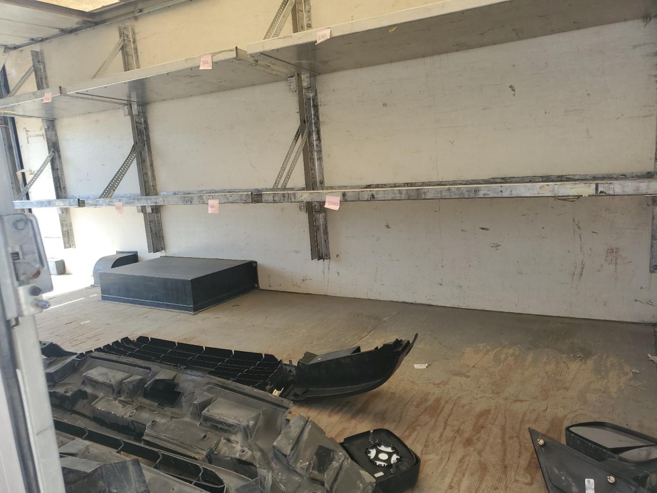 GMC Savana Cutaway G3500 Image 10