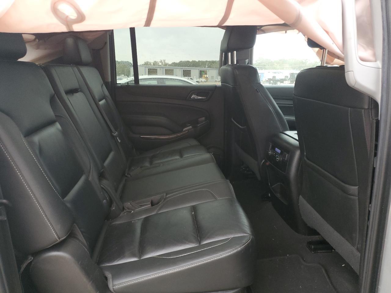 Chevrolet Suburban K1500 Lt Image 5