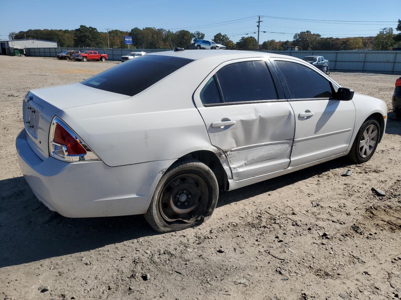 Ford Fusion S Image 6