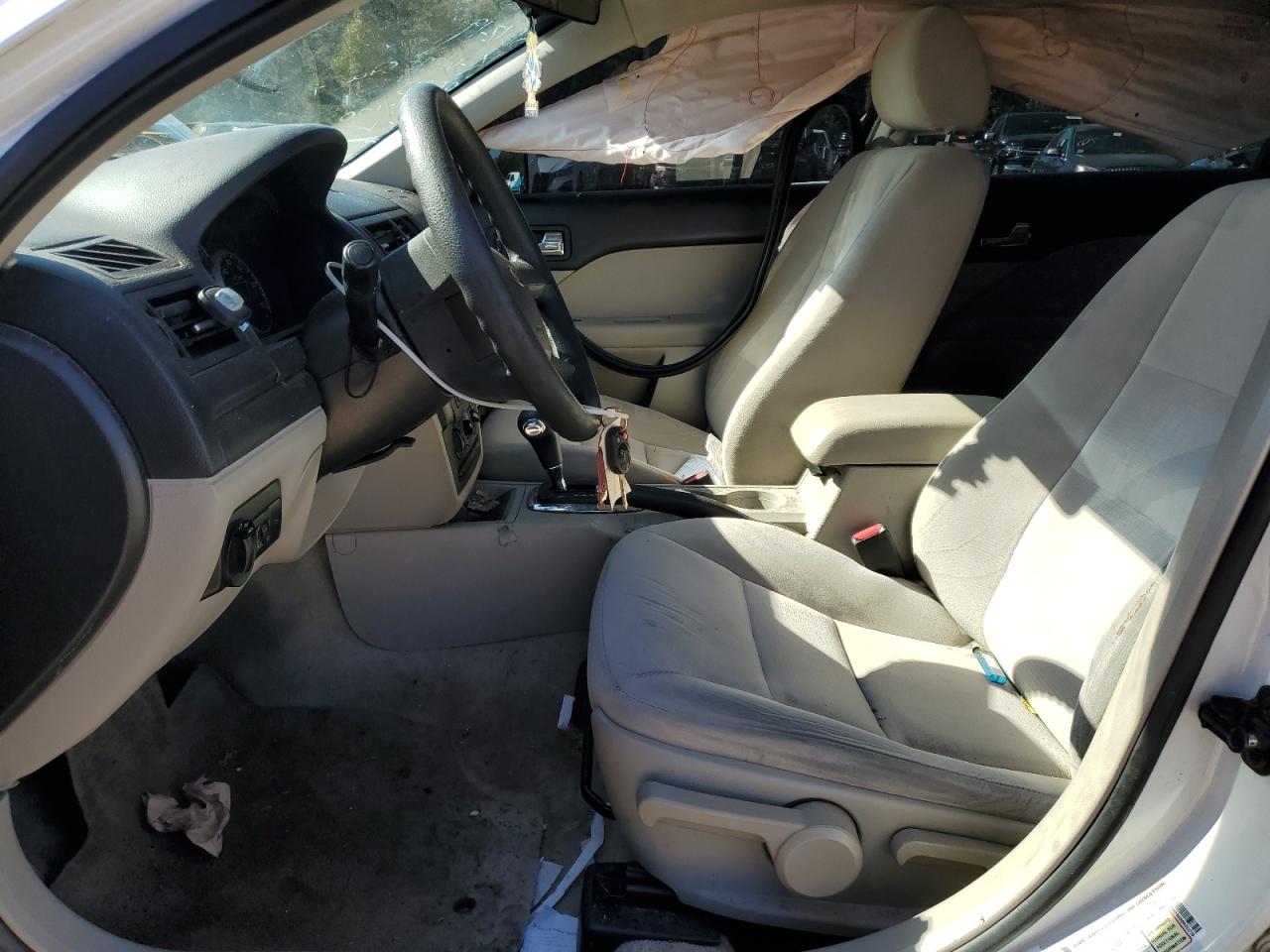 Ford Fusion S Image 4