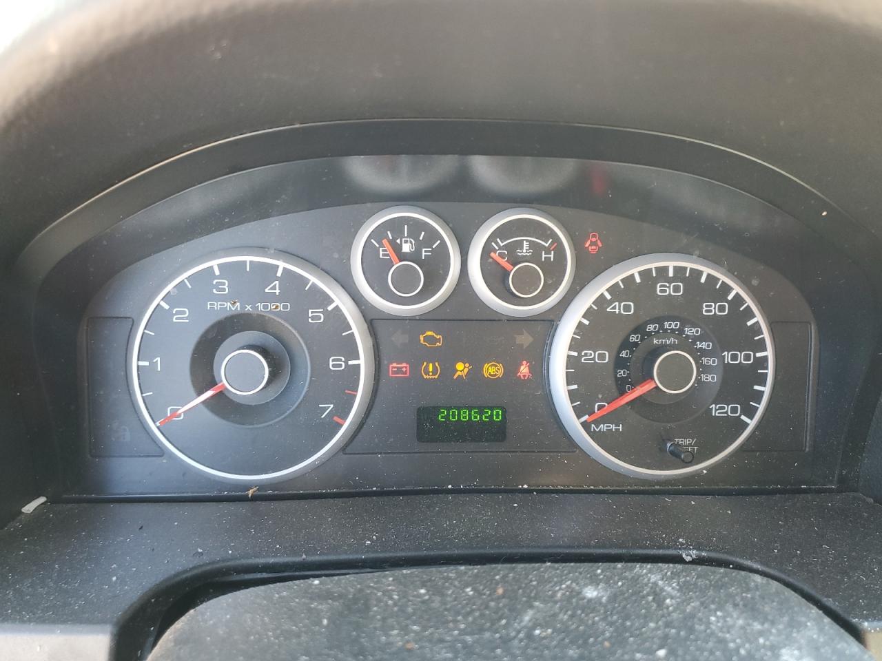 Ford Fusion S Image 10