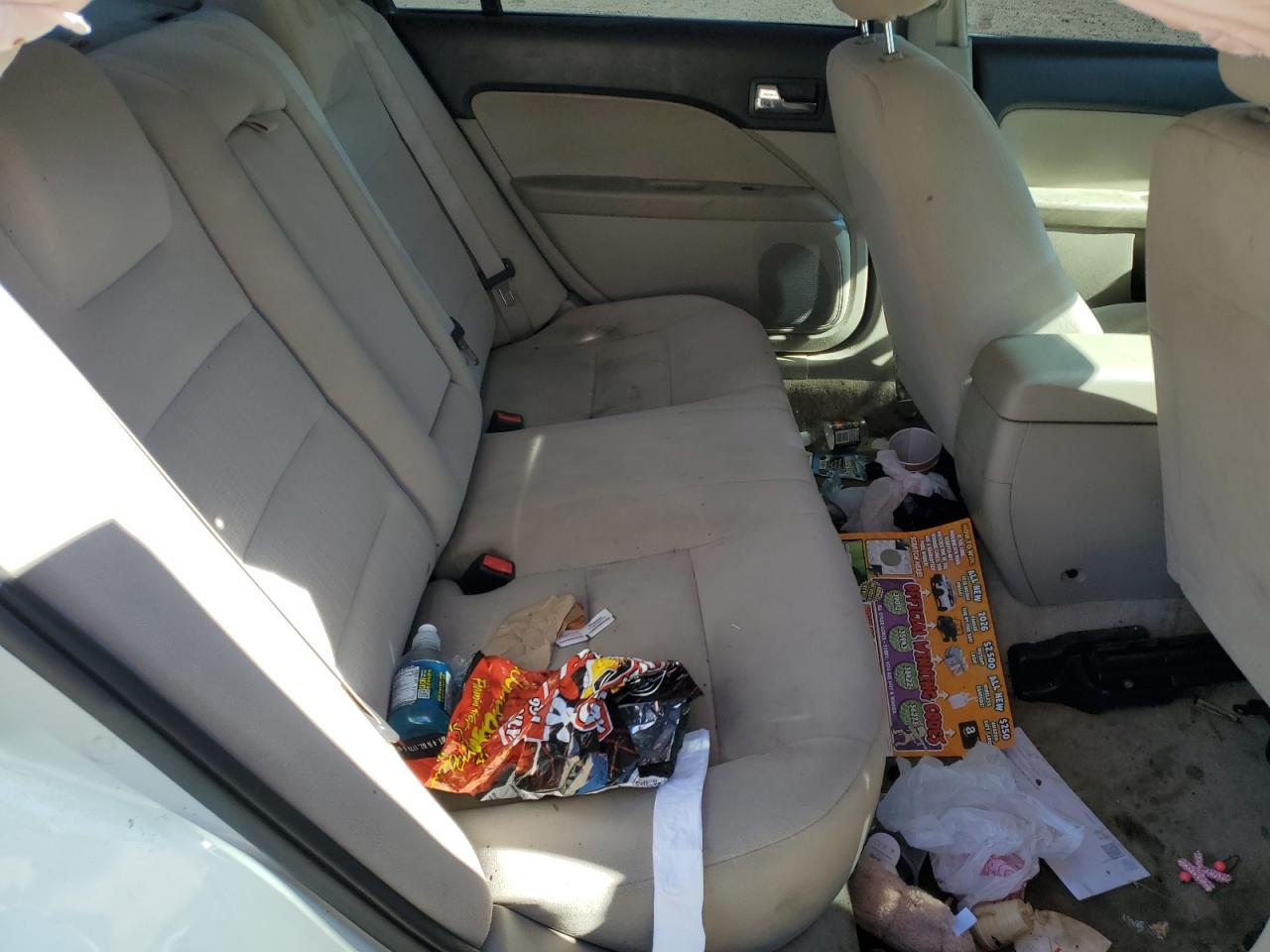 Ford Fusion S Image 2