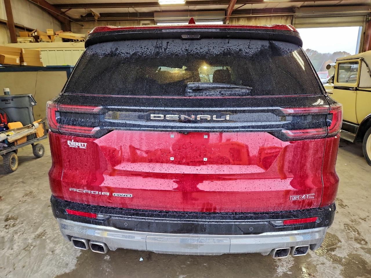 GMC Acadia Denali Image 5