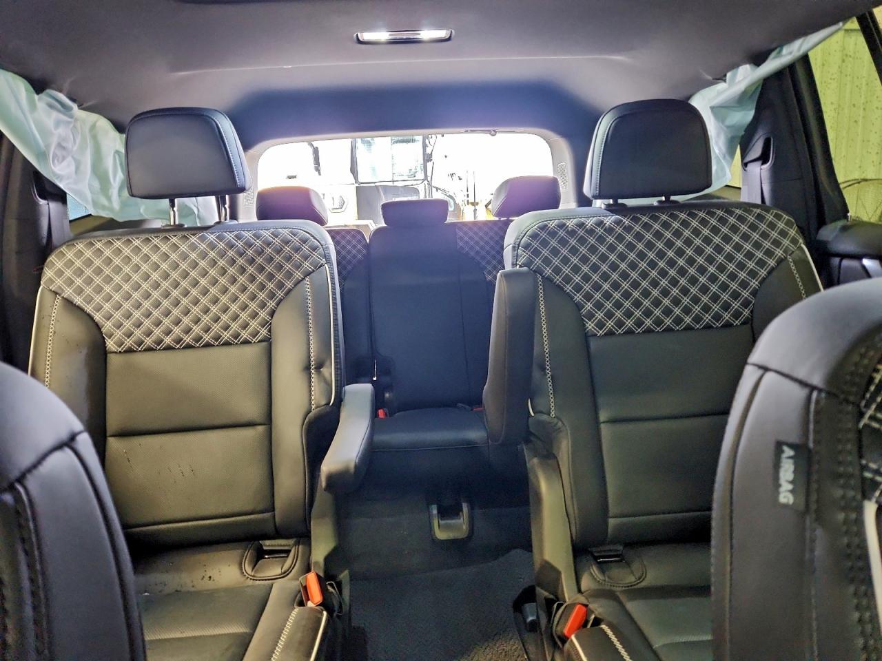 GMC Acadia Denali Image 6