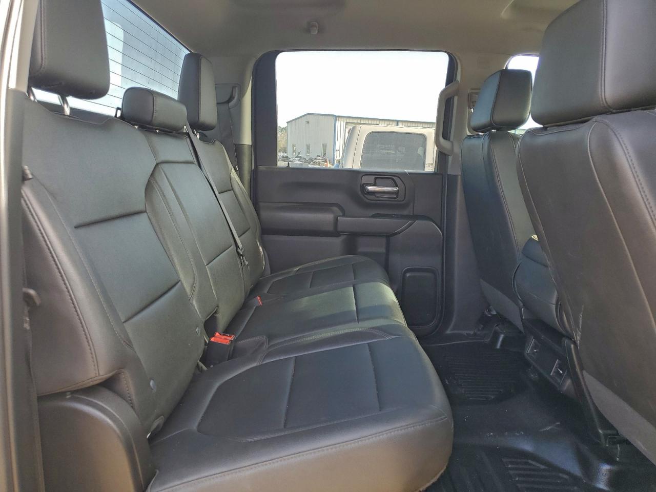 GMC Sierra K2500 Heavy Duty Image 3