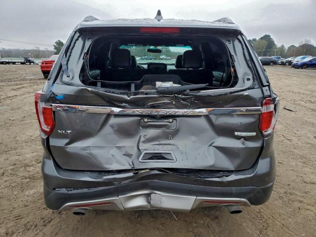 Ford Explorer Xlt Image 11