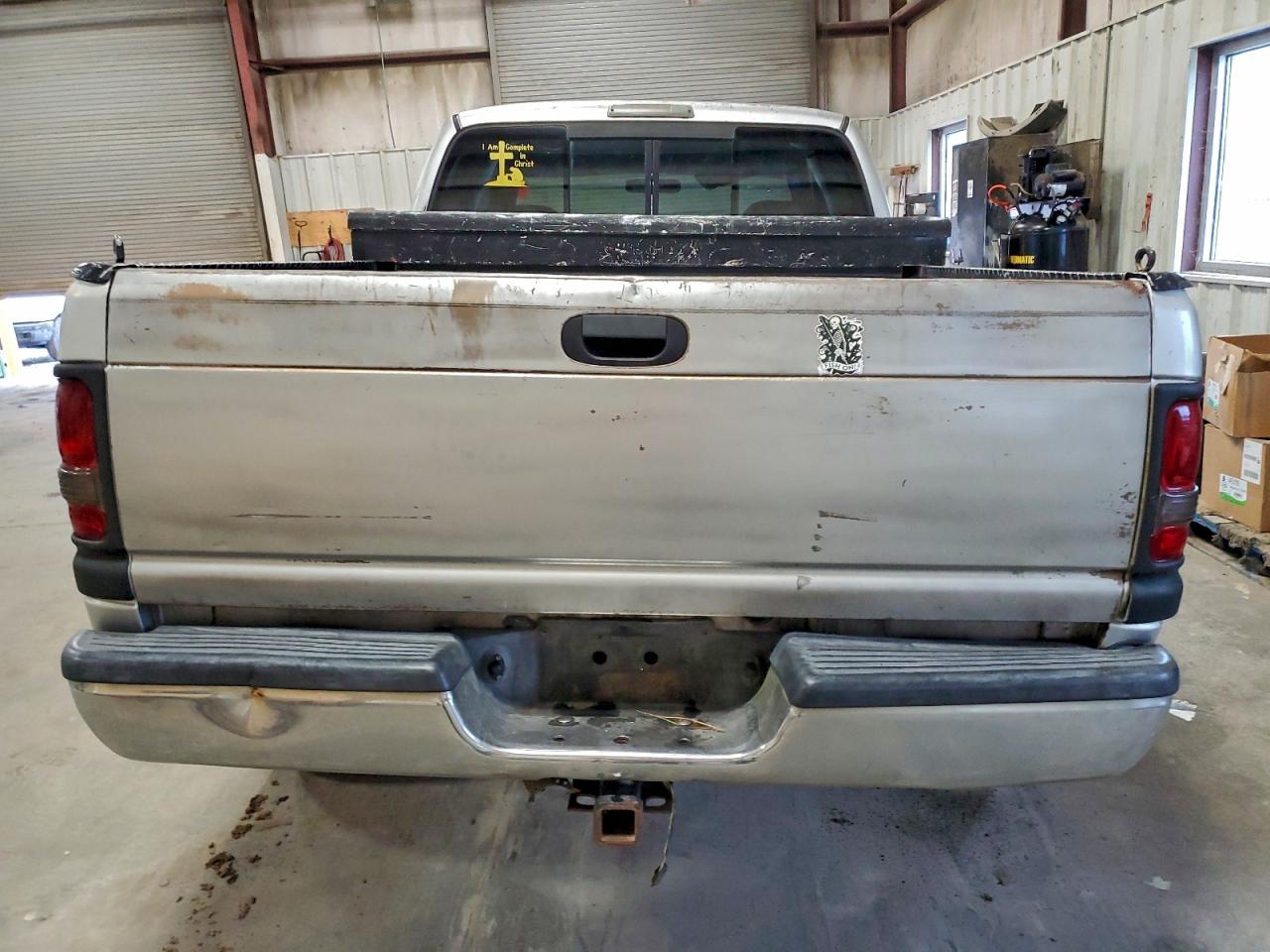 Dodge Ram 1500 Image 9