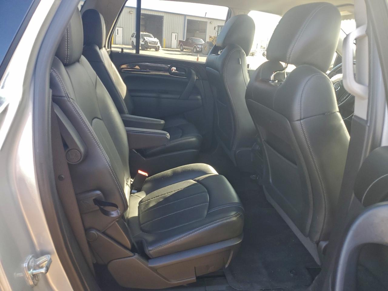 Buick Enclave Image 4