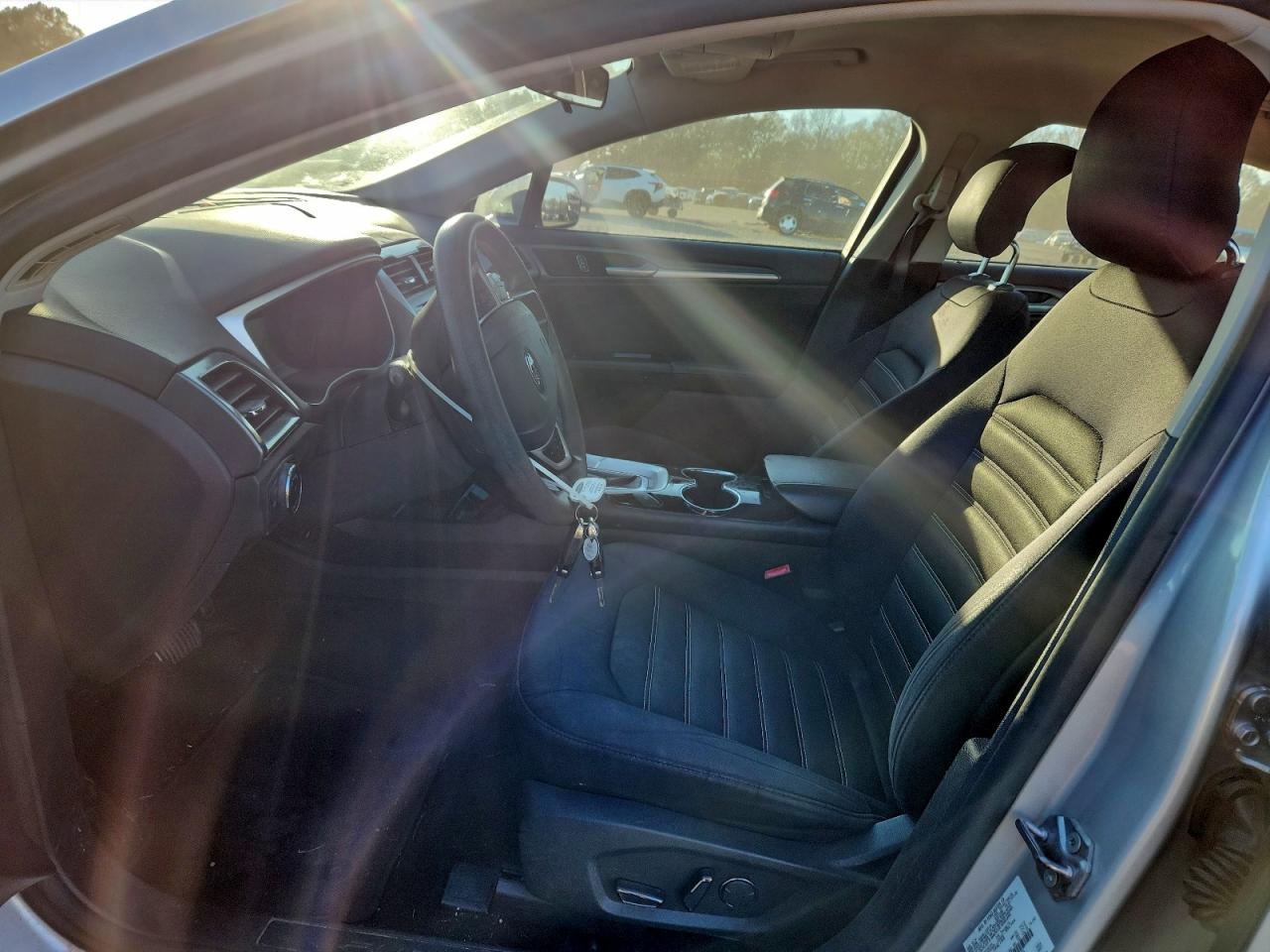 Ford Fusion Se Image 7