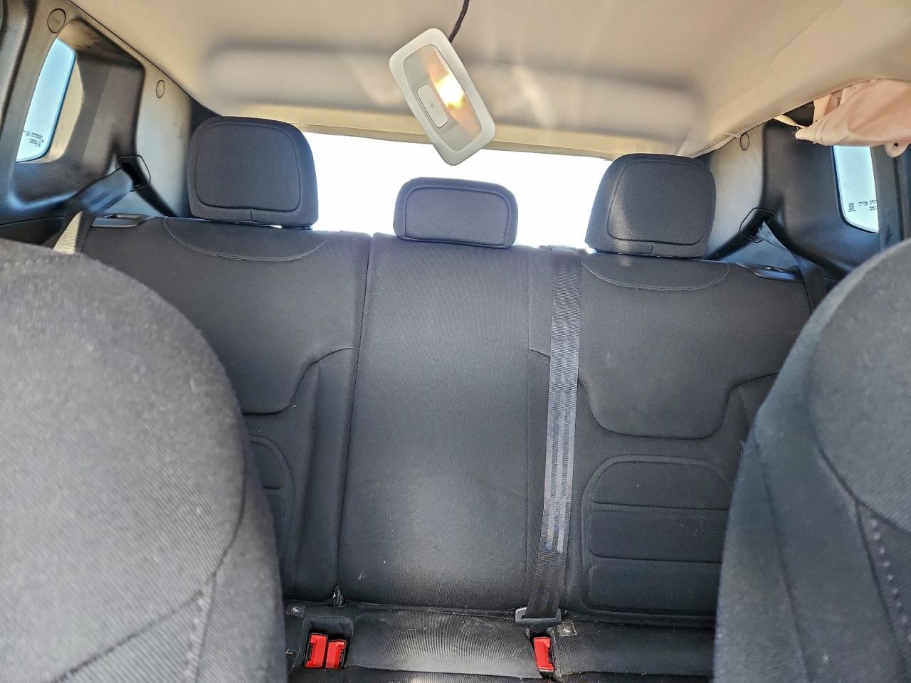 Jeep Renegade Latitude Image 2