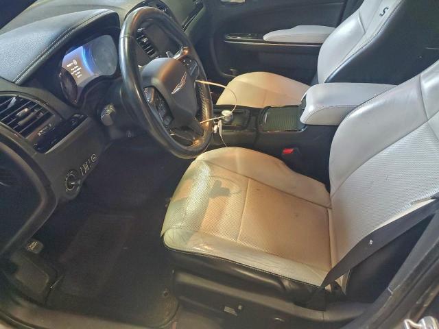 Chrysler 300 S Image 4