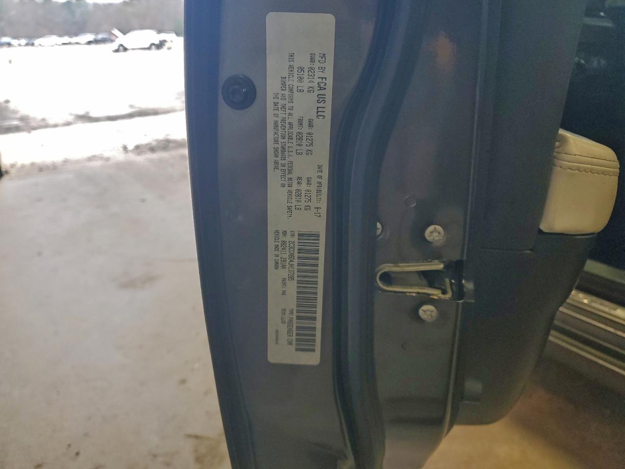 Chrysler 300 S Image 6