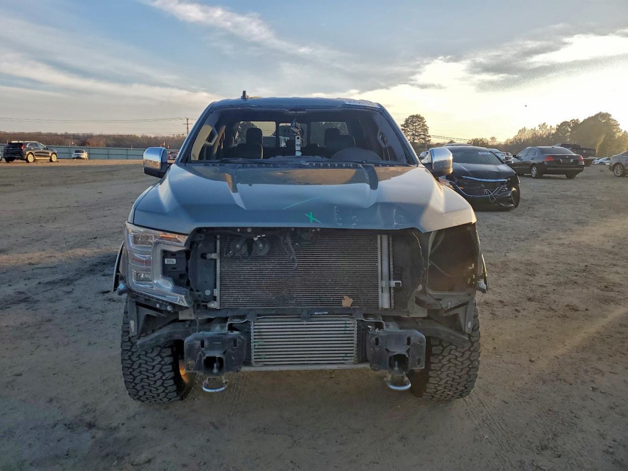 Ford F-150 Supercrew Image 4