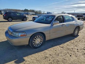  Salvage Lincoln Towncar