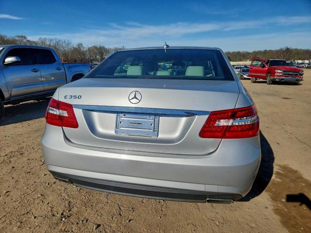 Mercedes-Benz E-Class 350 Image 12