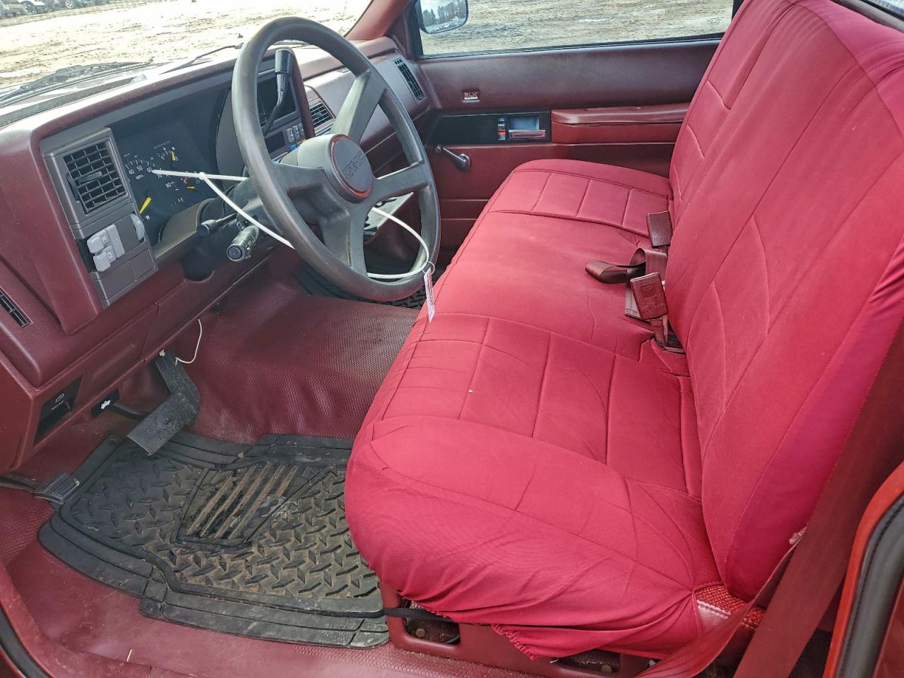 GMC Sierra C1500 Image 2