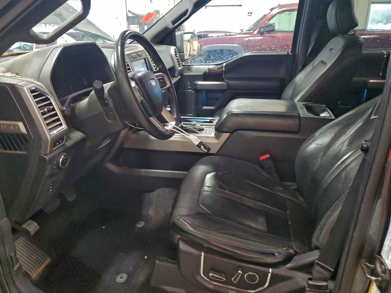 Ford F-150 Supercrew Image 5