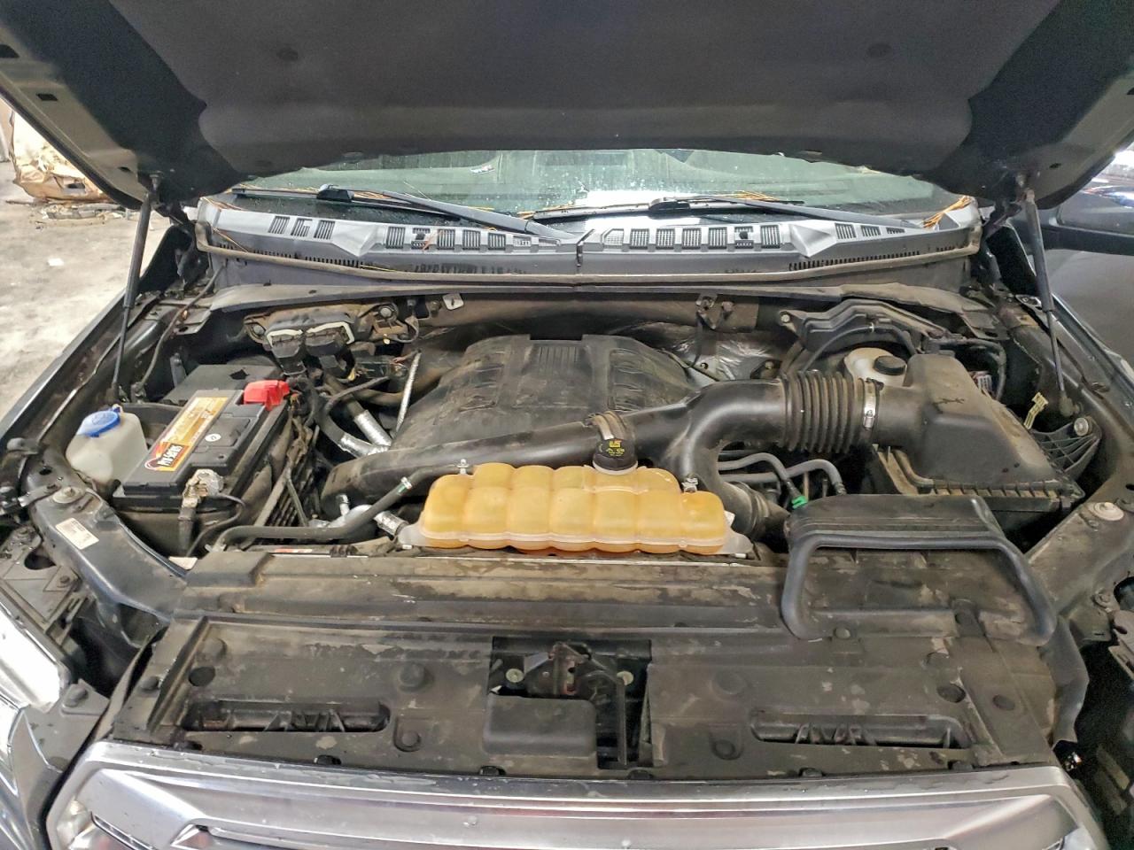 Ford F-150 Supercrew Image 12