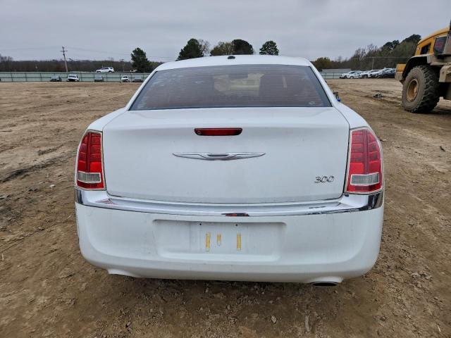 Chrysler 300 Image 8