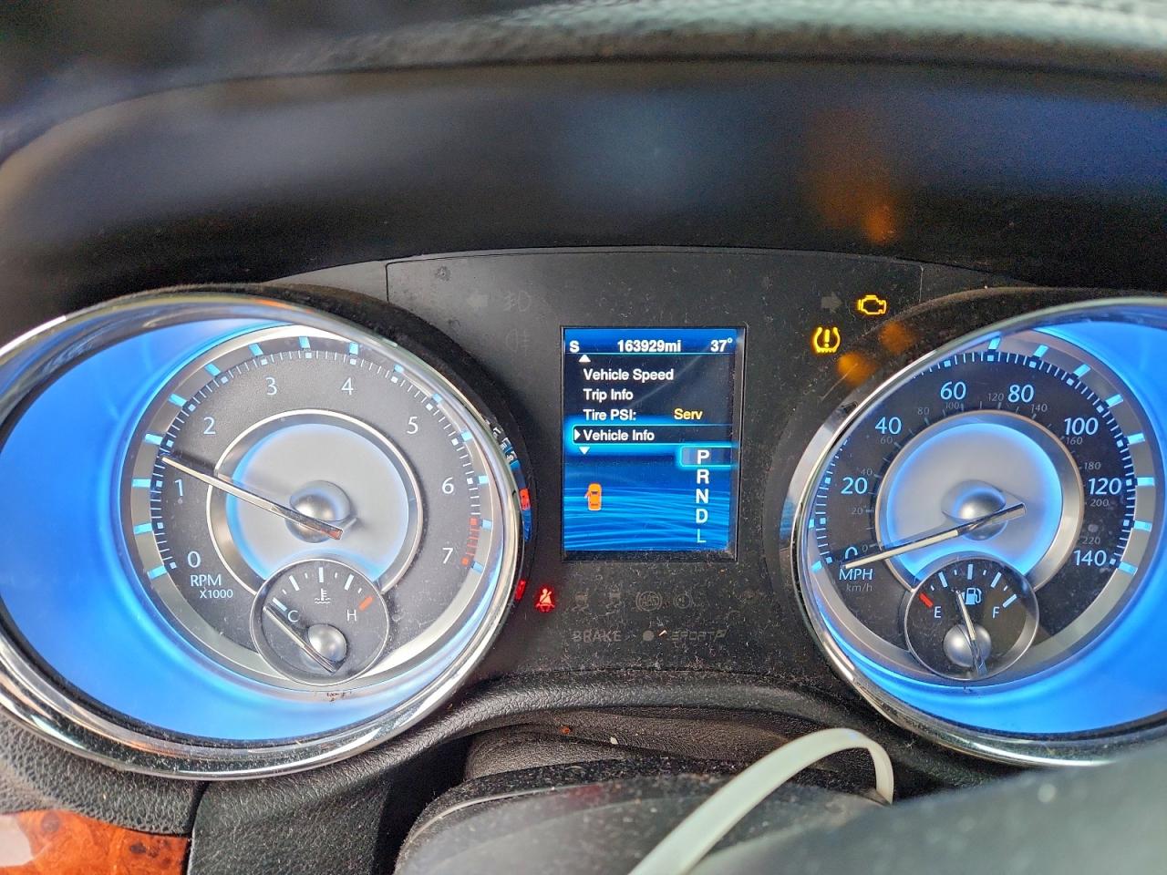 Chrysler 300 Image 3