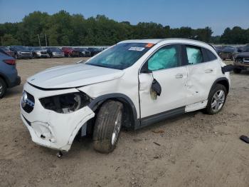  Salvage Mercedes-Benz GLA