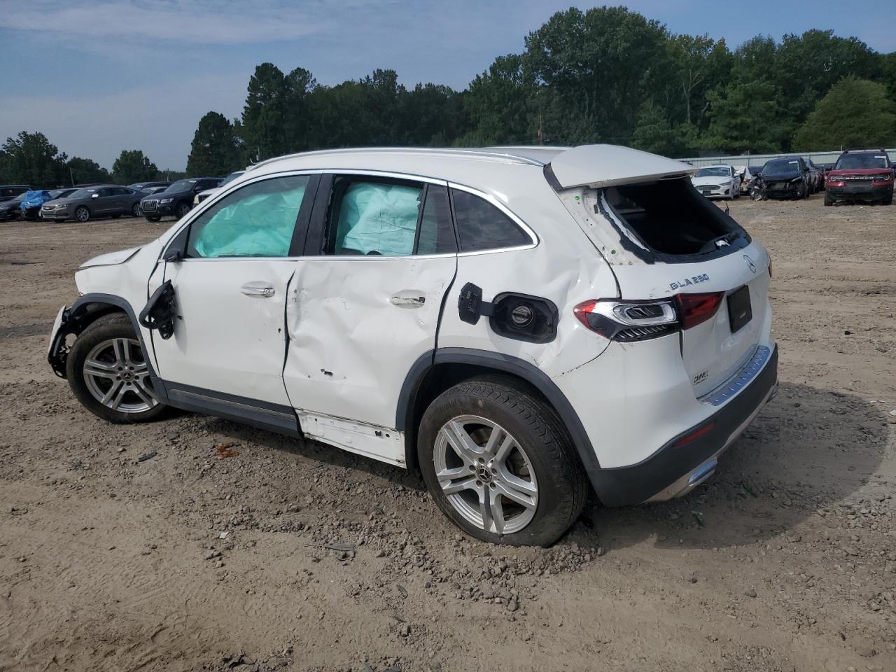 Mercedes-Benz GLA 250 Image 9