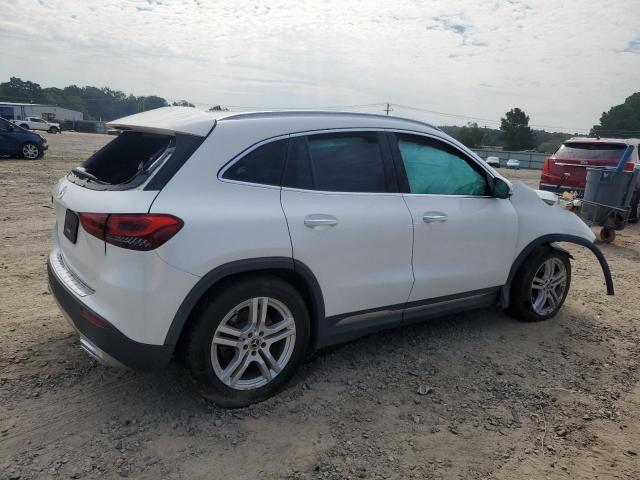 Mercedes-Benz GLA 250 Image 8